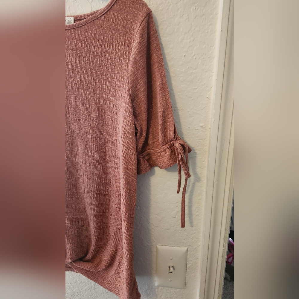 Women's Rust Top with Tie Sleeves - Picture 4 of 6